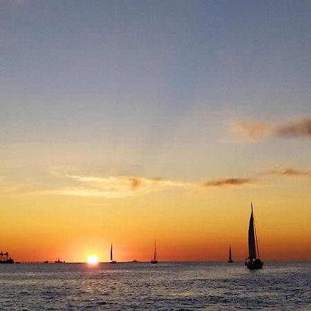 Apartmán Be Local - Sleep Aboard The Santa Maria Sailing Boat In Lisboa Exteriér fotografie