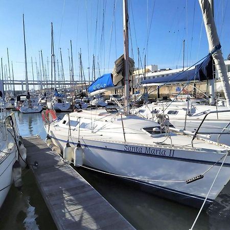 Apartmán Be Local - Sleep Aboard The Santa Maria Sailing Boat In Lisboa Exteriér fotografie