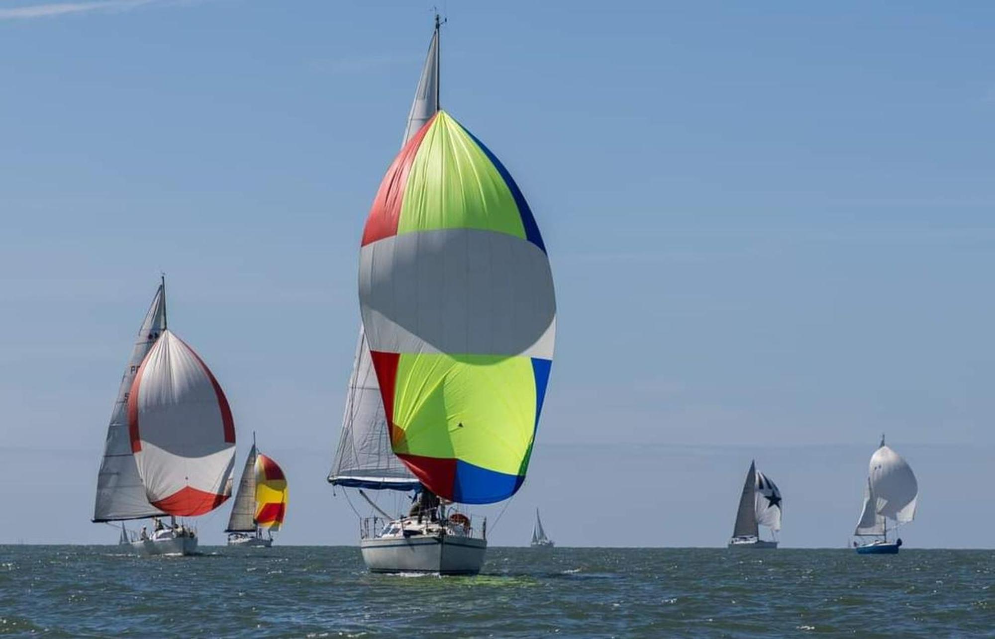 Apartmán Be Local - Sleep Aboard The Santa Maria Sailing Boat In Lisboa Exteriér fotografie