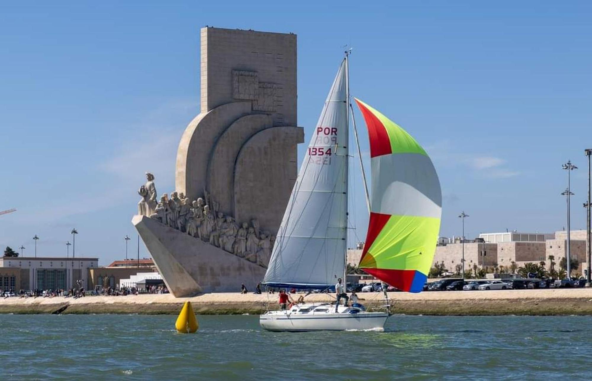 Apartmán Be Local - Sleep Aboard The Santa Maria Sailing Boat In Lisboa Exteriér fotografie